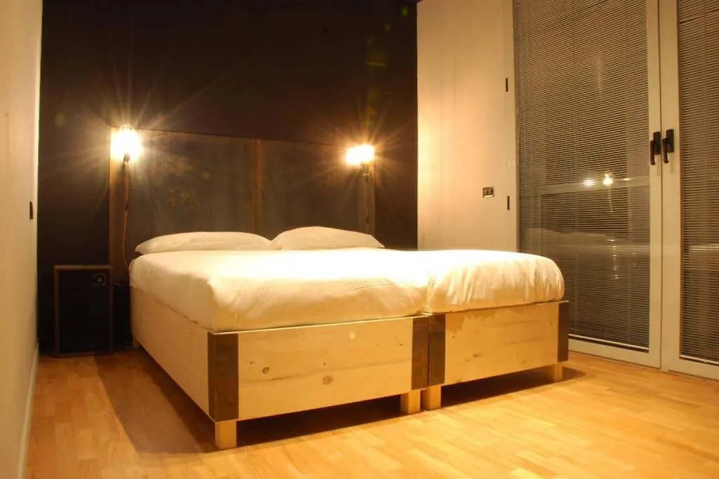 Italia Veloce Bed Bicycle Apartment Parma