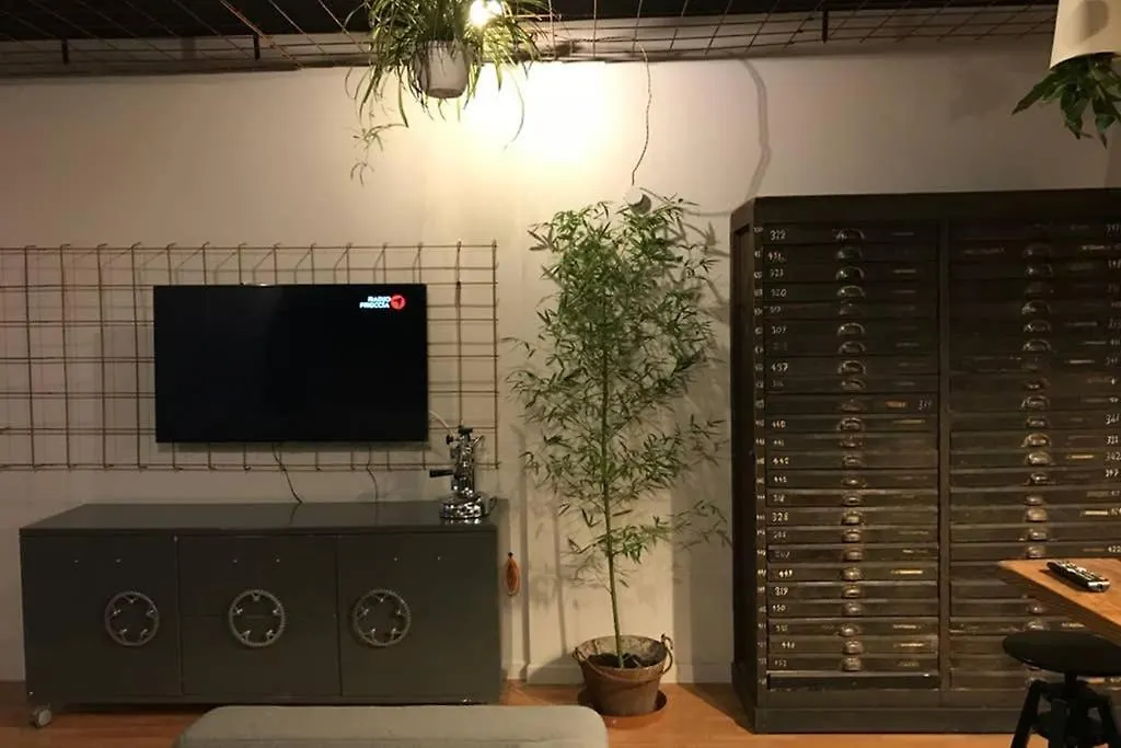 Italia Veloce Bed Bicycle Apartment Parma